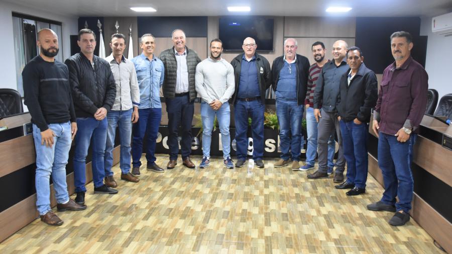 Homenagem e pedido de auxílio marcam a 27ª sessão ordinária de 2022